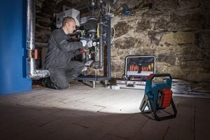 Bosch GLI 18V-1900 Tek Akülü 1900 Lümen Projektör 4 Amper Bez Çantalı