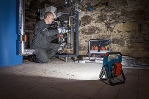 Bosch GLI 18V-1900 1x4 Ah ProCORE Akülü 1900 Lümen Projektör Bez Çantalı