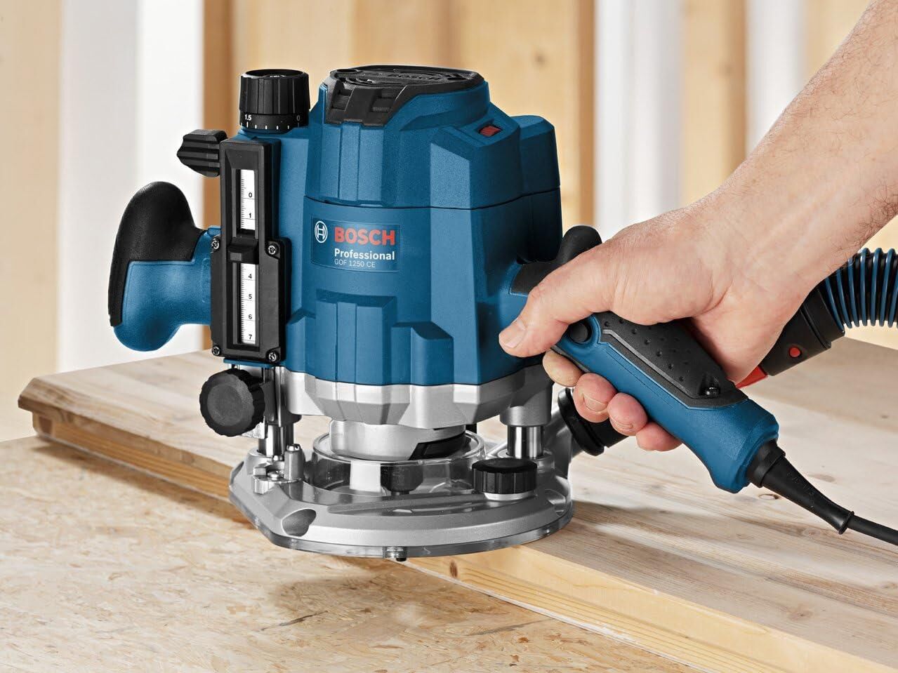 Bosch GOF 1250 CE Derinlik Ayarlı Yeni Freze Makinesi 0601626001