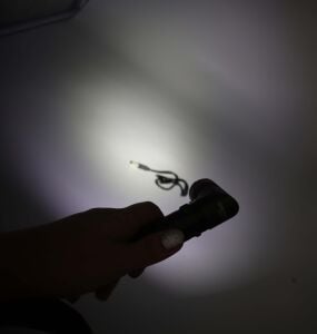 Ceta Form Oynar Başlıklı Şarjlı El Feneri 900 Lümen R.L7R