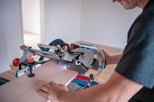 Bosch GCM 18V-216 D 1x5,5 Ah Expert Akülü Gönye Kesme Makinesi
