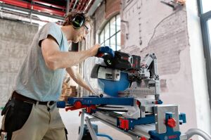 Bosch GCM 18V-305 GDC (Akü ve Şarj Yoktur) Akülü Gönye Kesme Makinesi 0601B43000