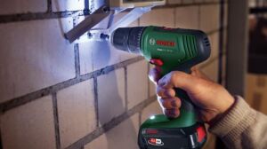Bosch Universal Impact 18 Akülü Vidalama 1.5 Ah Çift Akü 06039D4107