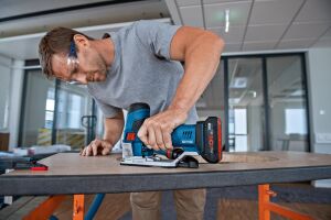 Bosch GST 18V-155 SC 1x5,5 Ah Expert Akülü Dekupaj Makinesi