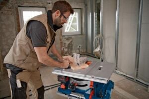 Bosch GTS 18V-216 1x5,5 Ah Expert Akülü Üstten Tablalı Tezgah Testere