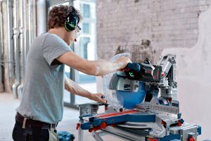 Bosch GCM 18V-305 GDC 1x5,5 Ah Expert Akülü Gönye Kesme
