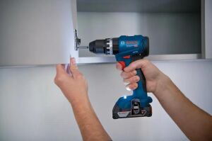 Bosch GSB 18V-45 2x2 Ah. Akülü Darbeli Matkap+63 Prç. Aks. Seti 0615A5007G