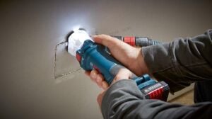 Bosch GCU 18V-30 1x4 Ah ProCORE Akülü Freze / Kuru Levha Kesme Makinesi Bez Çantalı