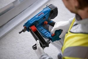 Bosch GNB 18V-38 Akülü Çivi Çakma L-Boxx (Akü ve Şarj Yoktur) 06019L7001