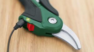 Bosch Easy Prune Şarjlı Budama Makası 06008B2102