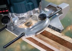 Bosch PRO 31.8x20 mm Ahşap 90° V Kanal Açma Freze Ucu 2608629680