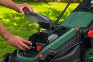 Bosch ROTAK 18V2-38 2x4 Ah Akülü Çim Biçme Makinesi 06008B9M00