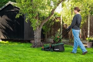 Bosch ROTAK 18V-34 1x4 Ah Akülü Çim Biçme Makinesi 06008B9N00