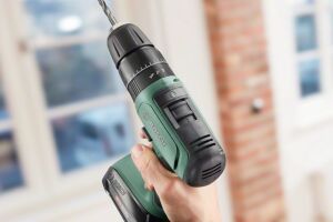 Bosch UniversalImpact 18 Akülü Darbeli Matkap Çift Akülü 06039C8101