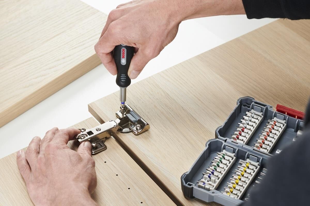 Bosch 44+1 Parça Extra Hard Vidalama ve Bits Uç Seti 2607017732