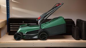 Bosch Easy Mower 18V-32-200 1x4 Ah Akülü Çim Biçme Makinesi 06008B9D00