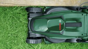 Bosch Easy Mower 18V-32-200 1x4 Ah Akülü Çim Biçme Makinesi 06008B9D00