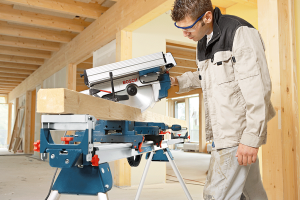 Bosch GTM 12 JL Üstten Tablalı Gönye Kesme Makinesi 0601B15001