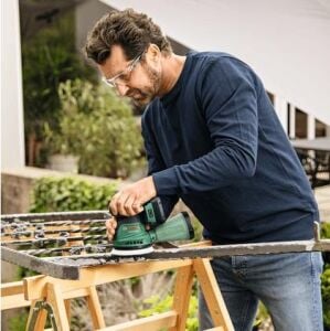 Bosch Universal Orbit 18V-20 Akülü Zımpara (Akü ve Şarj Cihazı Yoktur) 06033E4100