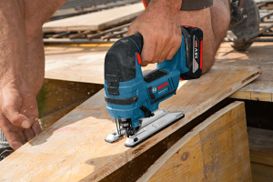 Bosch GST 18 V-LI B (2x4Ah) Akülü Dekupaj Testere L-boxx 06015A6102