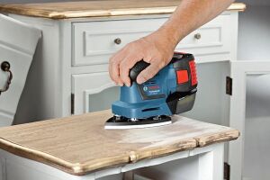 Bosch GSS 18 V-10 Çift Akülü Titreşimli Zımpara 5Ah 06019D0201
