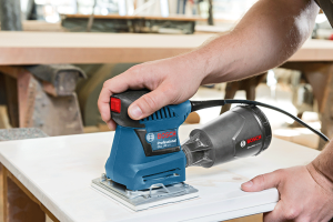 Bosch GSS 140-1 A Titreşimli Zımpara Makinesi 06012A2100