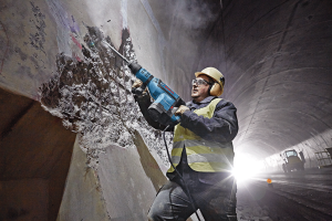 Bosch GSH 7 VC Beton Kırıcı Hilti Matkap 1500 W  0611322000