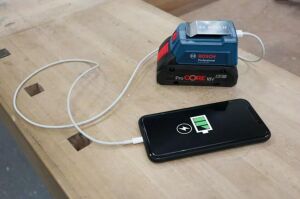 BOSCH GAA 18V-48 USB Şarj Cihazı 06188000L6
